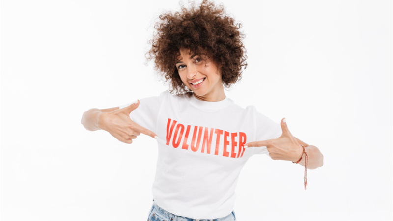 woman wearing volunteer t shirt